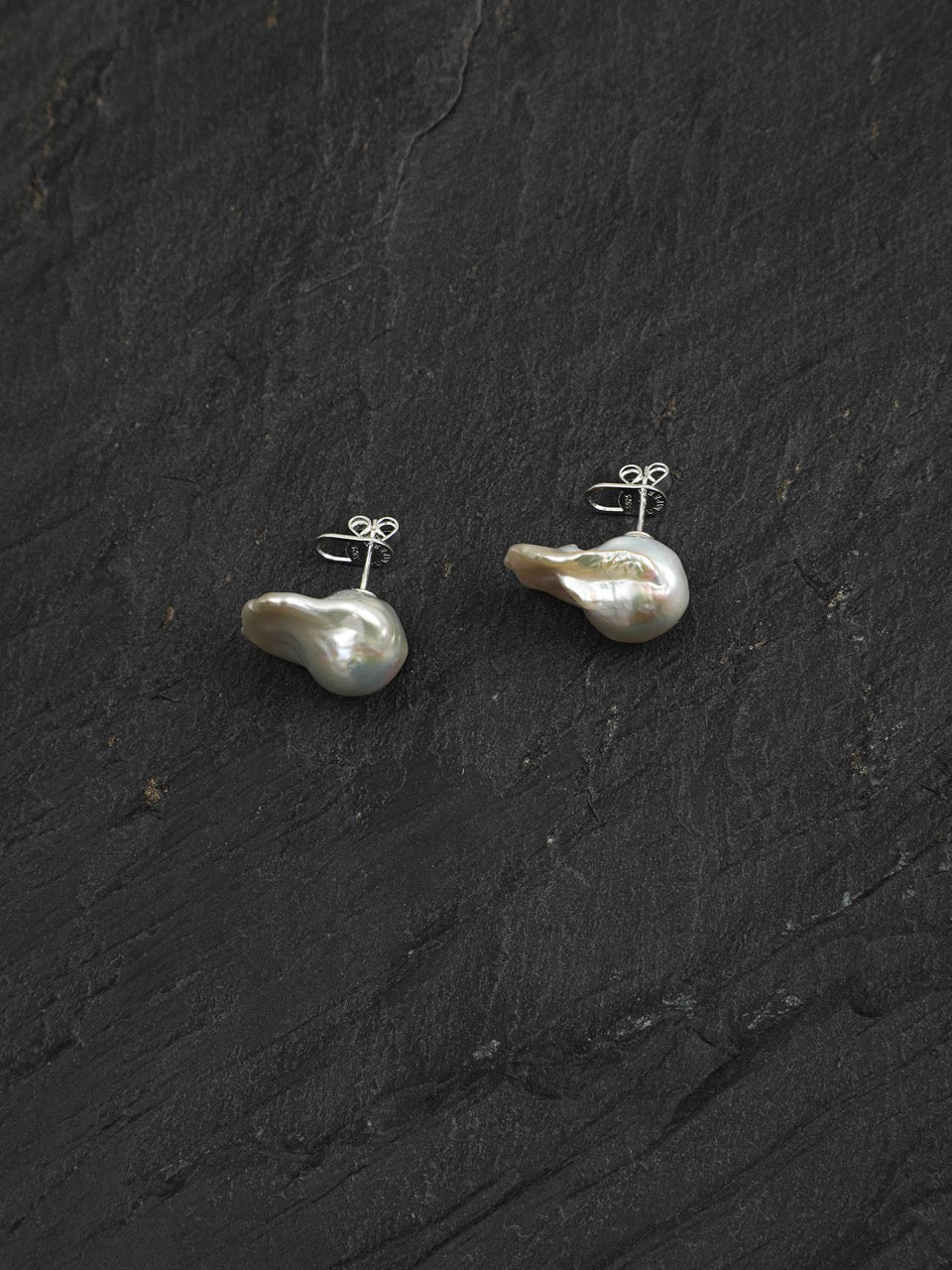 FISHTAIL TIDE · Baroque Pearl Stud Earrings