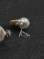 FISHTAIL TIDE · Baroque Pearl Stud Earrings