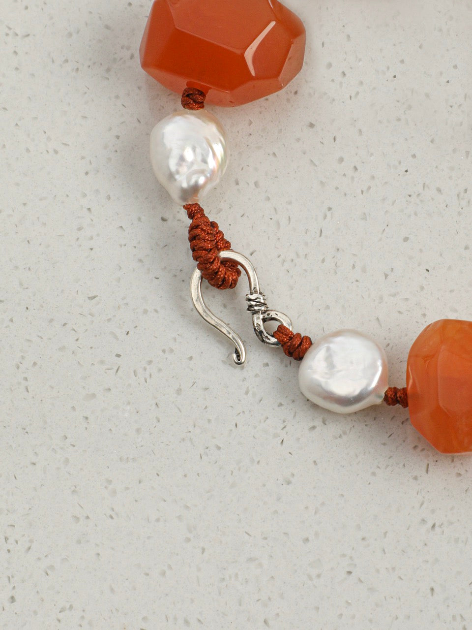 WARM CRIMSON · Red Agate & Pearl Bracelet