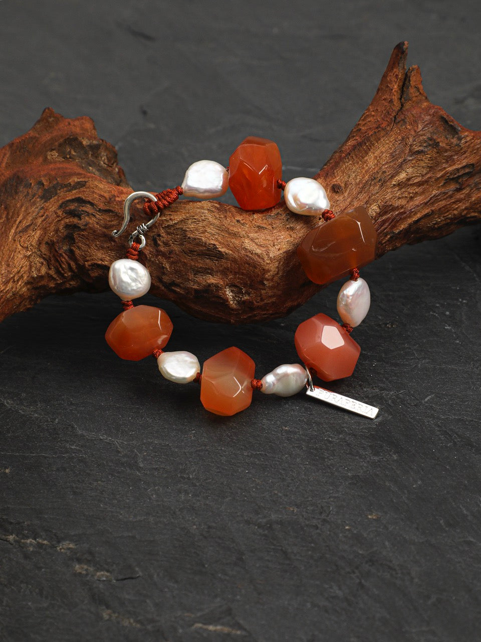 WARM CRIMSON · Red Agate & Pearl Bracelet