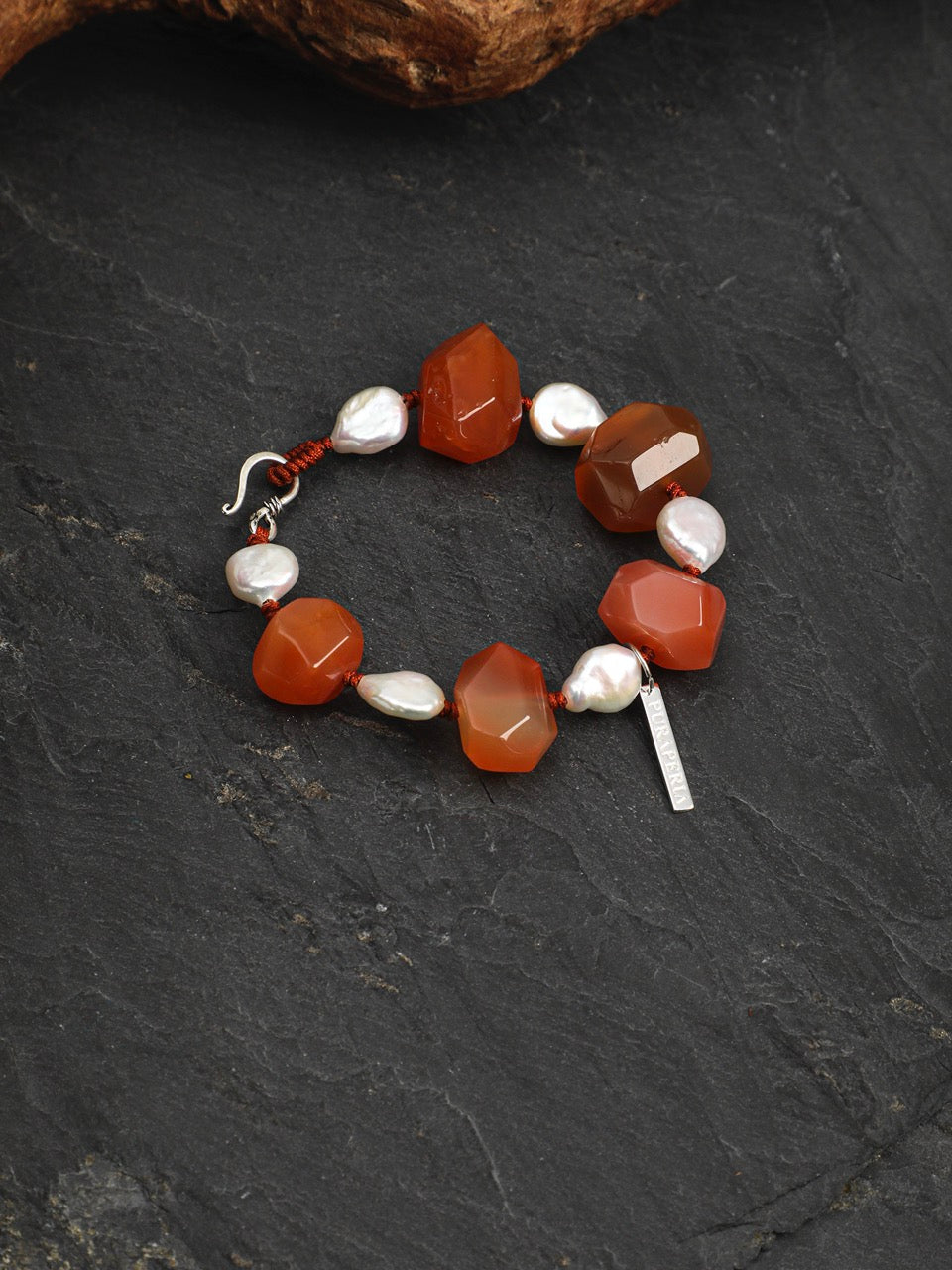 WARM CRIMSON · Red Agate & Pearl Bracelet