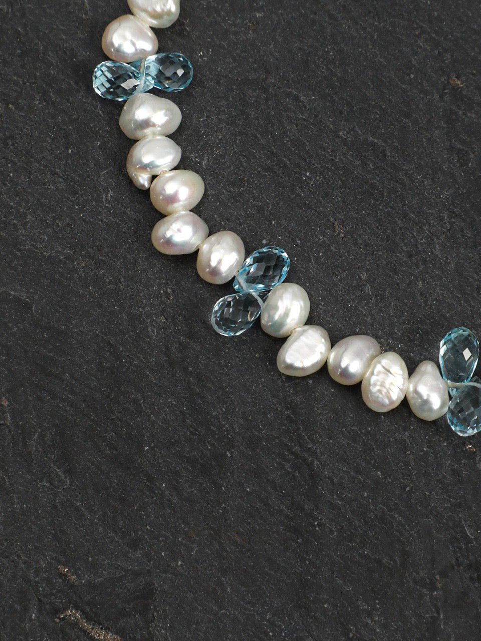 LUCENT RIPPLE · Blue Topaz & Pearl Bracelet
