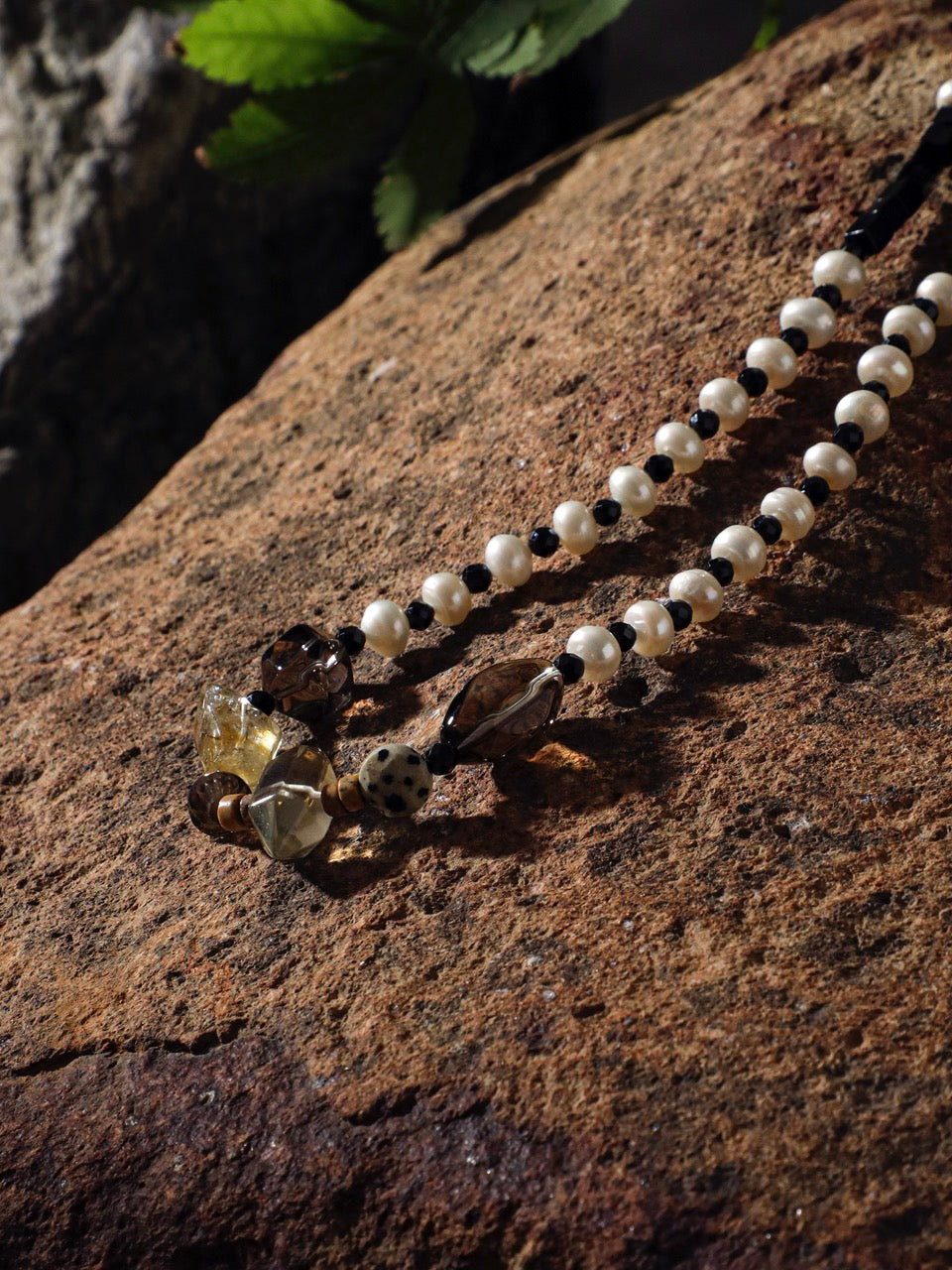 SMOKY STRUCTURE · Onyx & Citrine Necklace