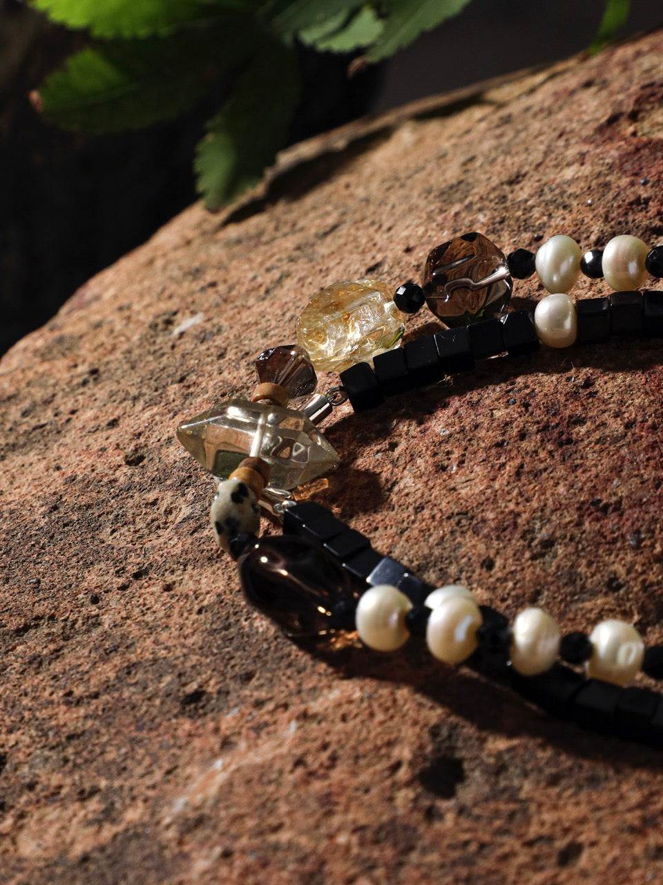 SMOKY STRUCTURE · Onyx & Citrine Necklace