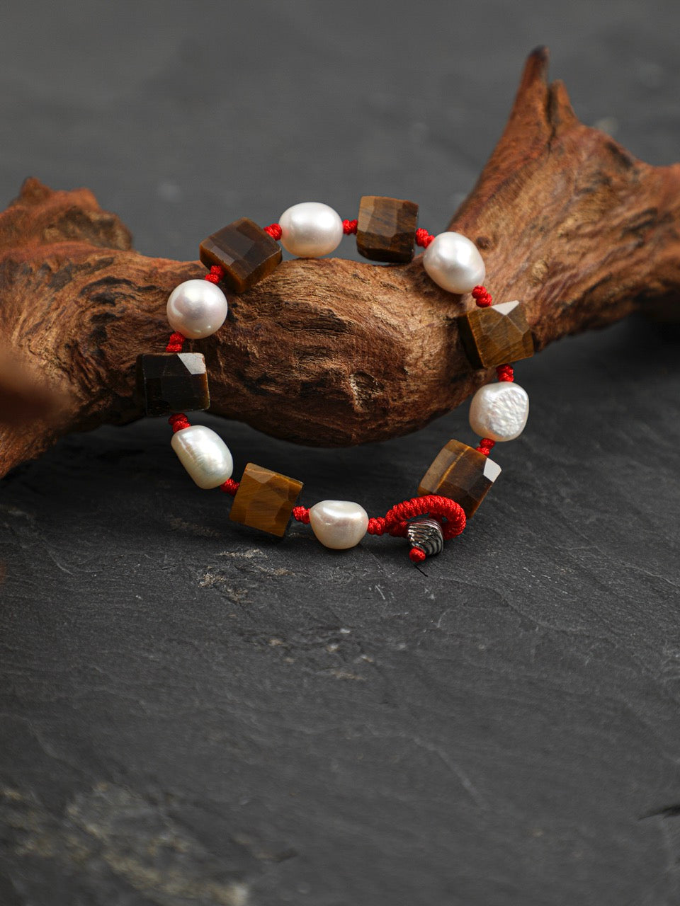 AMBER AXIS · Tiger's Eye & Pearl Bracelet