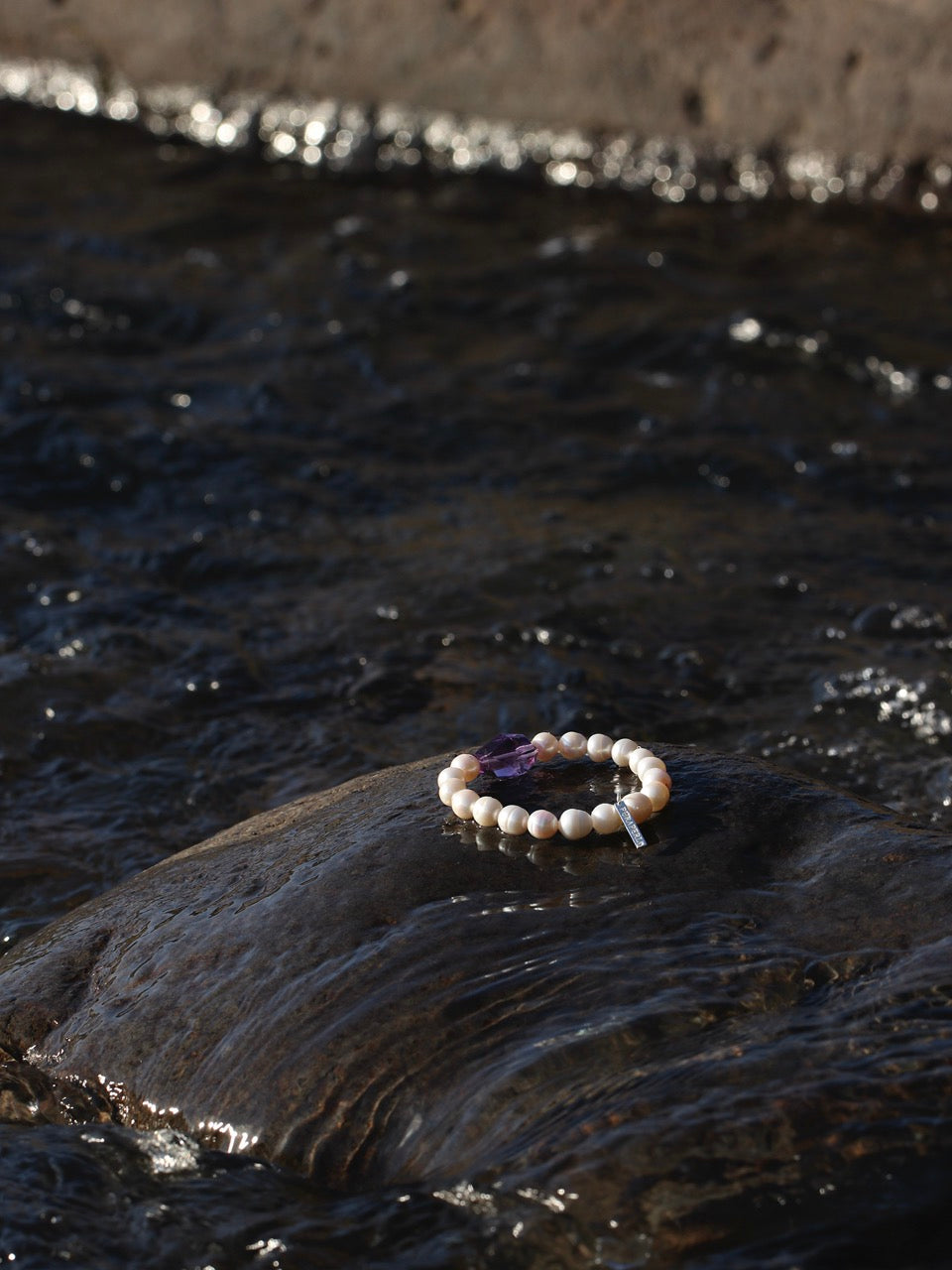 VIOLET PERSPECTIVE · Amethyst & Pearl Bracelet
